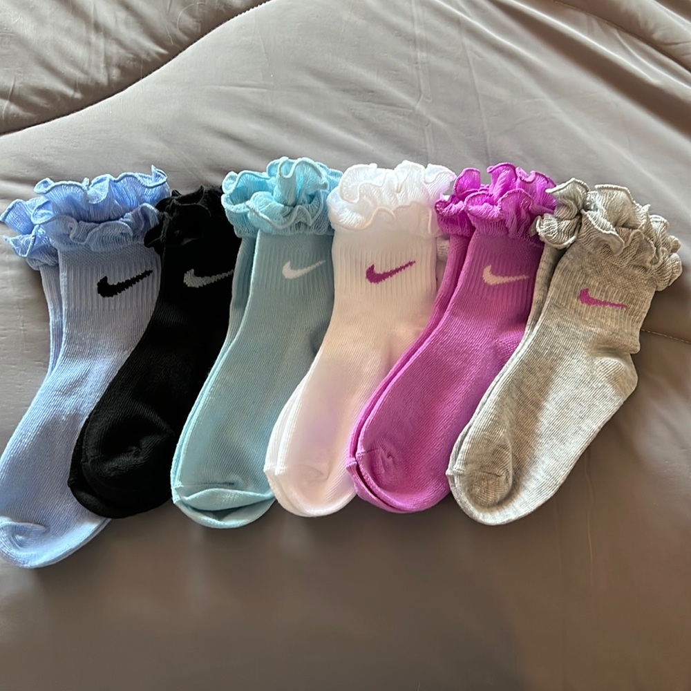 Nike Girls Ruffle Welt Ankle socks